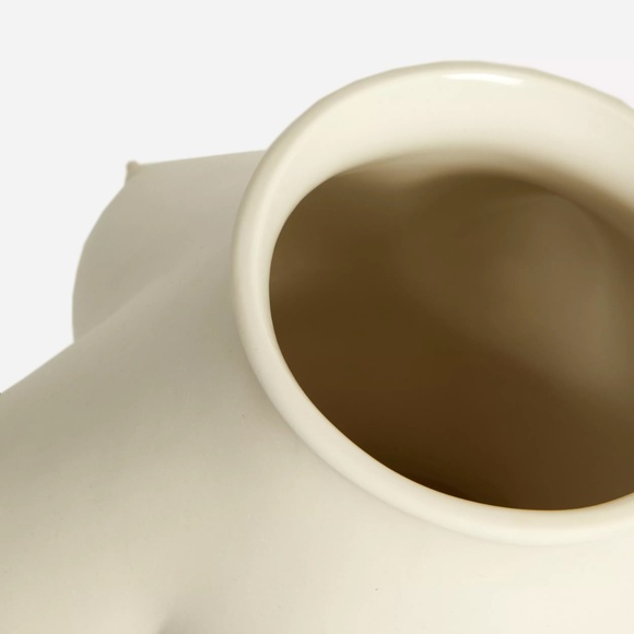 Jonathan Adler Luciana Vase in Matte Porcelain-- NEW IN BOX! - Picture 2 of 3